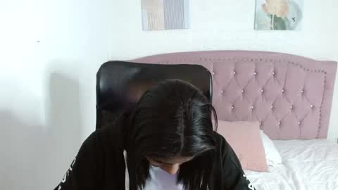 Snapshot of shaneelle chatting on September 17, 3:19 am shanelle online show from September 17, 3:19 am