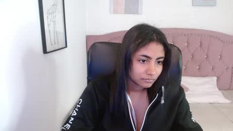 Snapshot of shaneelle chatting on October 18, 3:09 am shanelle online show from October 18, 3:09 am