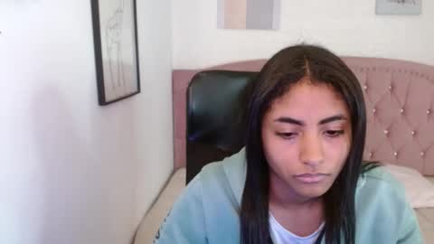 Snapshot of shaneelle chatting on October 24, 3:03 am shanelle online show from October 24, 3:03 am