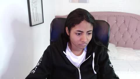 Snapshot of shaneelle chatting on November 1, 3:08 am shanelle online show from November 1, 3:08 am