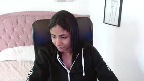 Snapshot of shaneelle chatting on November 8, 3:23 pm shanelle online show from November 8, 3:23 pm