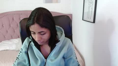 Snapshot of shaneelle chatting on November 10, 3:05 am shanelle online show from November 10, 3:05 am