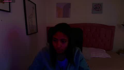 Snapshot of shaneelle chatting on November 19, 3:06 am shanelle online show from November 19, 3:06 am