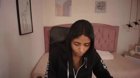 Snapshot of shaneelle chatting on November 20, 3:07 am shanelle online show from November 20, 3:07 am