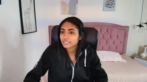 Snapshot of shaneelle chatting on November 22, 3:16 am shanelle online show from November 22, 3:16 am