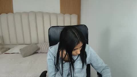 shanelle online show from March 28, 3:06 am