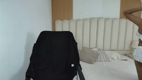 shanelle online show from April 23, 12:04 pm