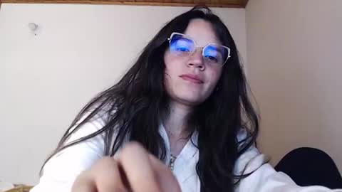Snapshot of shanel_lozano chatting on June 14, 2:57 am shanel_lozano online show from June 14, 2:57 am