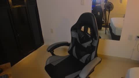 Shanel online show from February 16, 7:21 pm