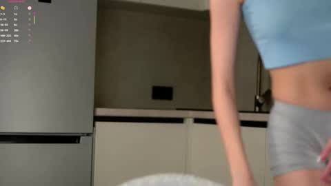 Snapshot of shanelfun chatting on November 23, 1:05 am Emmy online show from November 23, 1:05 am