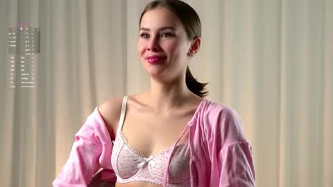 Snapshot of shanelfun chatting on December 16, 2:05 am Emmy online show from December 16, 2:05 am