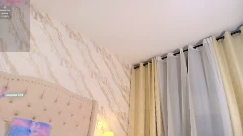 Snapshot of shanell__hott chatting on October 31, 4:13 am shanell online show from October 31, 4:13 am