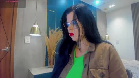 Shanell Moore online show from December 3, 11:30 am