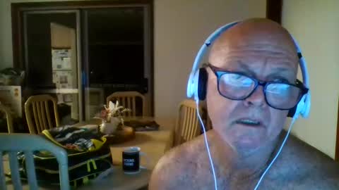 shaneo781570 online show from April 19, 6:10 pm