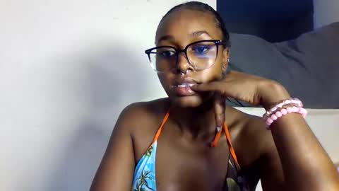 shania_sleigh online show from April 18, 2:32 pm