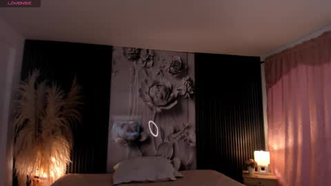 ShaniaDaniels online show from March 24, 8:14 pm