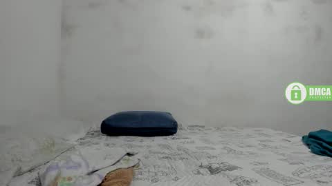 Snapshot of shaniblack chatting on December 1, 8:36 pm Danna online show from December 1, 8:36 pm