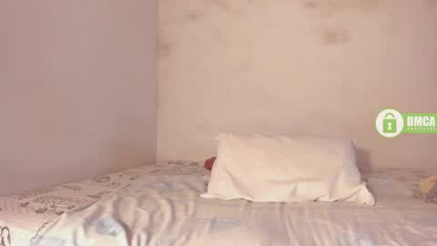 Snapshot of shaniblack chatting on December 4, 1:53 pm Danna online show from December 4, 1:53 pm