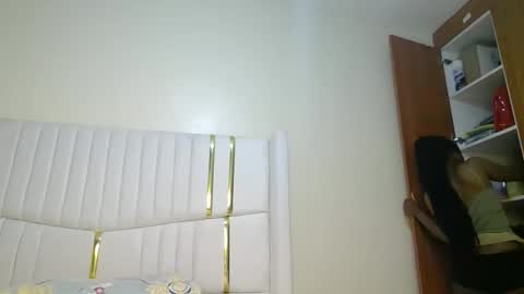 shanizz online show from February 24, 6:15 pm