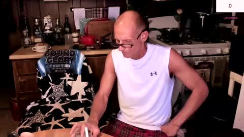 Snapshot of shannahand420 chatting on February 15, 6:33 am ShanNikki420 online show from February 15, 6:33 am