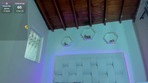 Shana online show from November 18, 3:05 pm