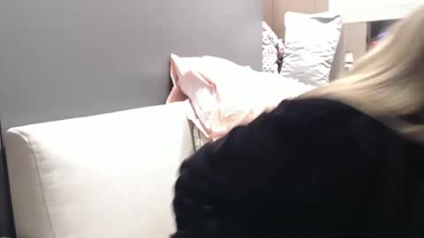 Snapshot of shannon07 chatting on December 27, 1:22 am Shannon07 online show from December 27, 1:22 am