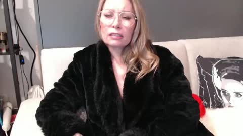 Snapshot of shannon07 chatting on January 9, 12:35 am Shannon07 online show from January 9, 12:35 am