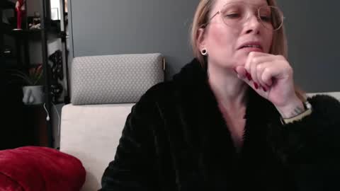 Snapshot of shannon07 chatting on January 26, 3:48 am Shannon07 online show from January 26, 3:48 am