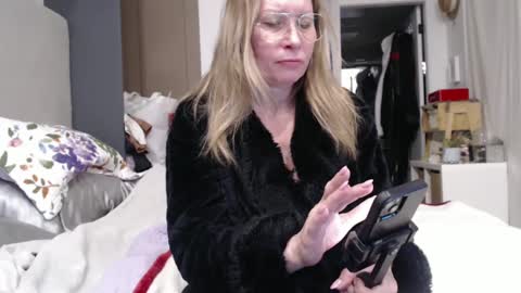 Snapshot of shannon07 chatting on February 15, 2:33 pm Shannon07 online show from February 15, 2:33 pm