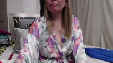 Snapshot of shannon07 chatting on March 6, 2:41 am Shannon07 online show from March 6, 2:41 am