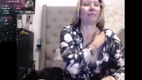 Snapshot of shannon07 chatting on September 11, 5:46 pm Shannon07 online show from September 11, 5:46 pm