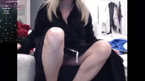 Snapshot of shannon07 chatting on November 6, 3:51 am Shannon07 online show from November 6, 3:51 am