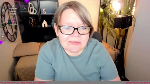 Snapshot of shannonshine chatting on May 16, 6:32 am Shannon online show from May 16, 6:32 am