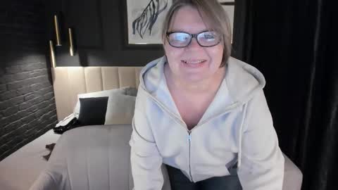 Snapshot of shannonshine chatting on May 30, 7:05 am Shannon online show from May 30, 7:05 am