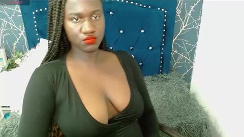 Snapshot of shanntall_tk chatting on February 13, 6:05 pm shanntall_tk online show from February 13, 6:05 pm
