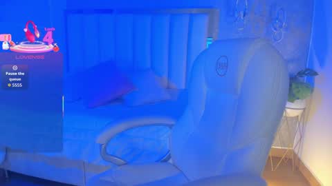 Shantal online show from June 5, 11:49 am