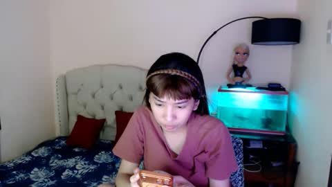 SHANTA FOX  s online show from March 4, 2:01 pm