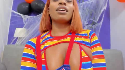 Snapshot of shantalgomes chatting on October 31, 8:10 pm Shantal online show from October 31, 8:10 pm