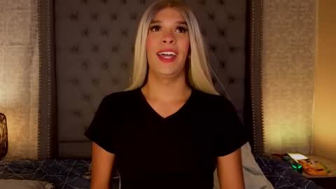 Shantal Jones online show from September 10, 8:53 pm