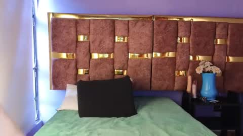 shantall 05 online show from September 18, 7:49 pm