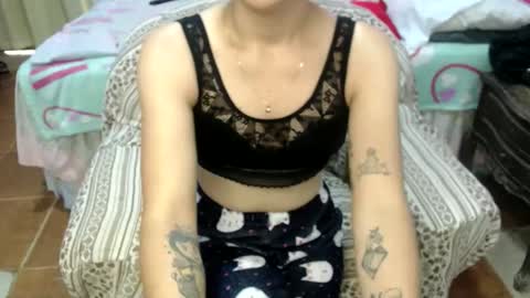 shanyflores5 online show from April 23, 12:40 pm