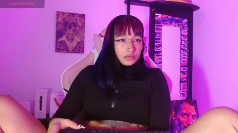 sharaross1 online show from April 22, 5:54 am