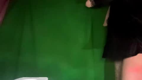 Snapshot of sharikaroitman chatting on May 17, 9:11 pm Aurora online show from May 17, 9:11 pm