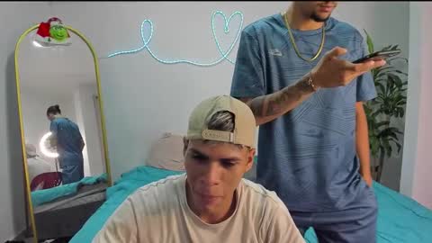 Snapshot of shark_boy21 chatting on December 16, 3:44 am shark_boy21 online show from December 16, 3:44 am