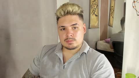 Snapshot of sharkmerlin chatting on December 5, 3:15 am jhon deibyd online show from December 5, 3:15 am