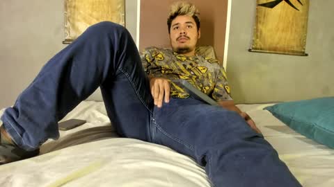 Snapshot of sharkmerlin chatting on January 21, 2:05 pm jhon deibyd online show from January 21, 2:05 pm