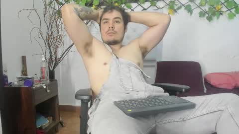 Snapshot of sharkmerlin chatting on October 15, 10:54 pm jhon deibyd online show from October 15, 10:54 pm