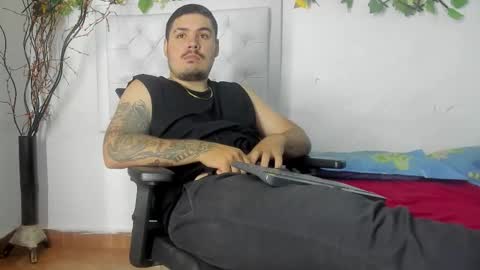 Snapshot of sharkmerlin chatting on November 14, 2:43 am jhon deibyd online show from November 14, 2:43 am