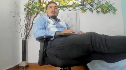 Snapshot of sharkmerlin chatting on December 1, 3:39 pm jhon deibyd online show from December 1, 3:39 pm