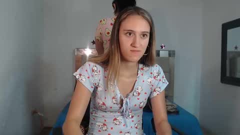 Snapshot of sharlotte__jones chatting on February 6, 5:09 pm Sara online show from February 6, 5:09 pm